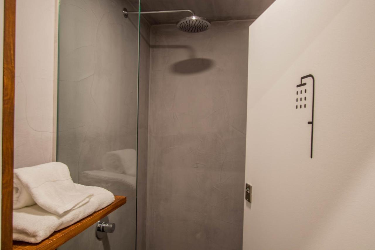 Gig Capsule Hostel Ericeira Exterior photo