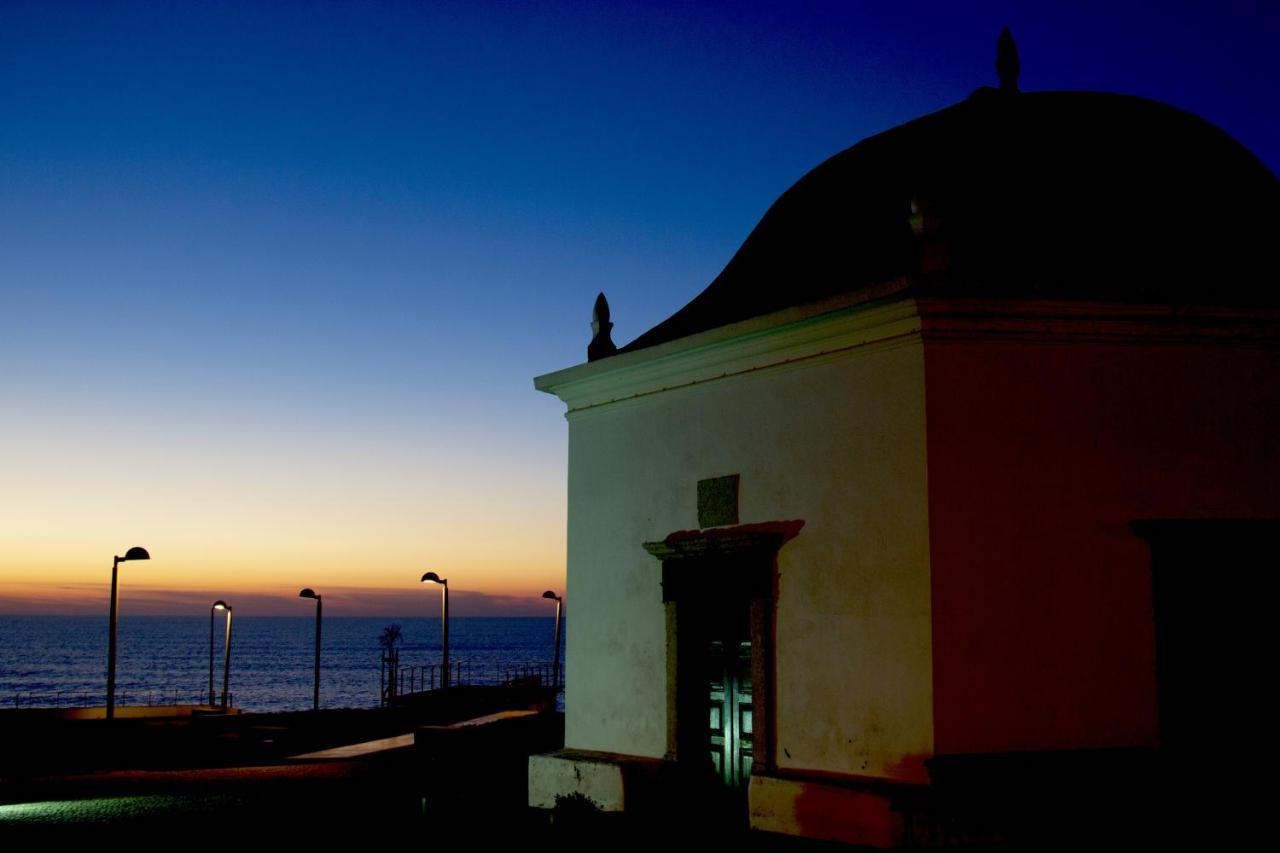 Gig Capsule Hostel Ericeira Exterior photo