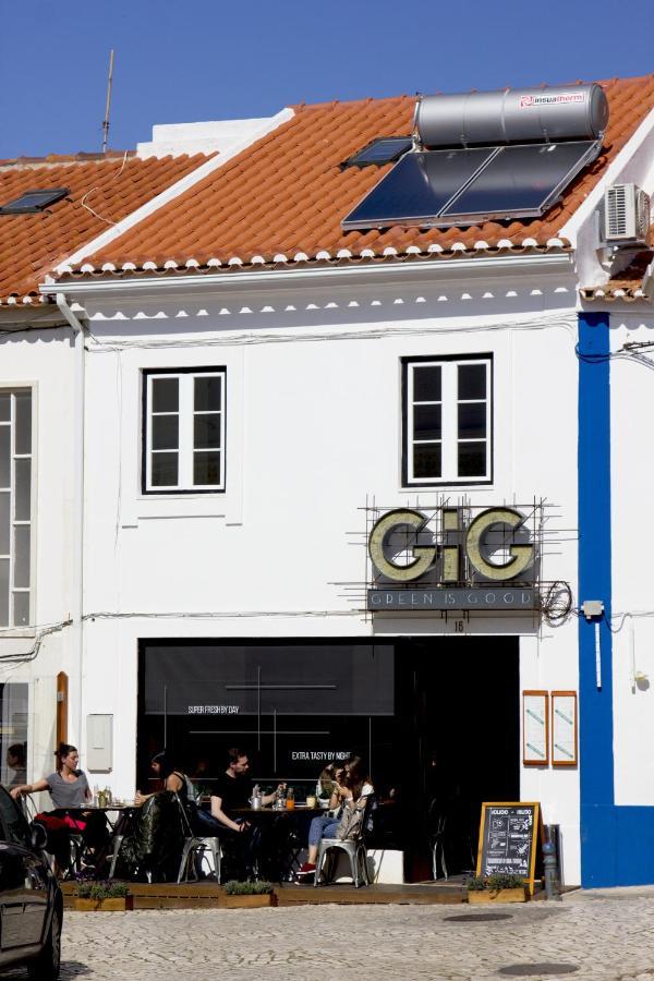Gig Capsule Hostel Ericeira Exterior photo