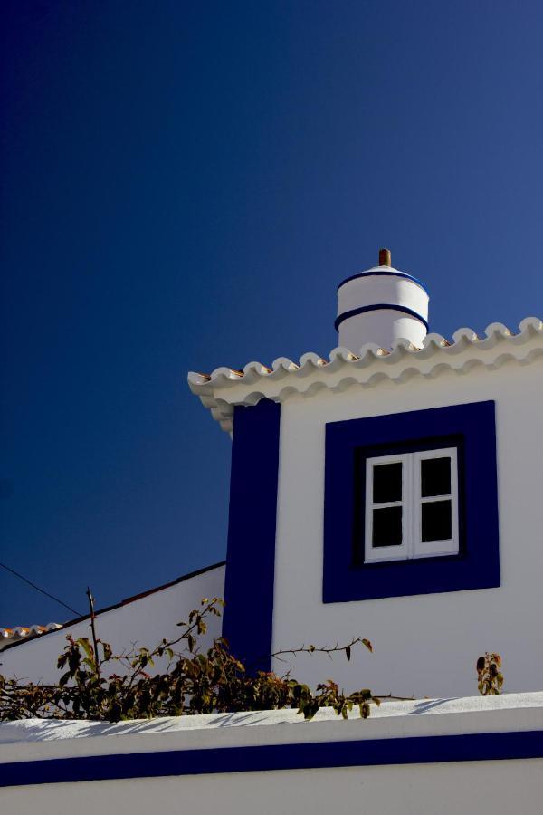 Gig Capsule Hostel Ericeira Exterior photo
