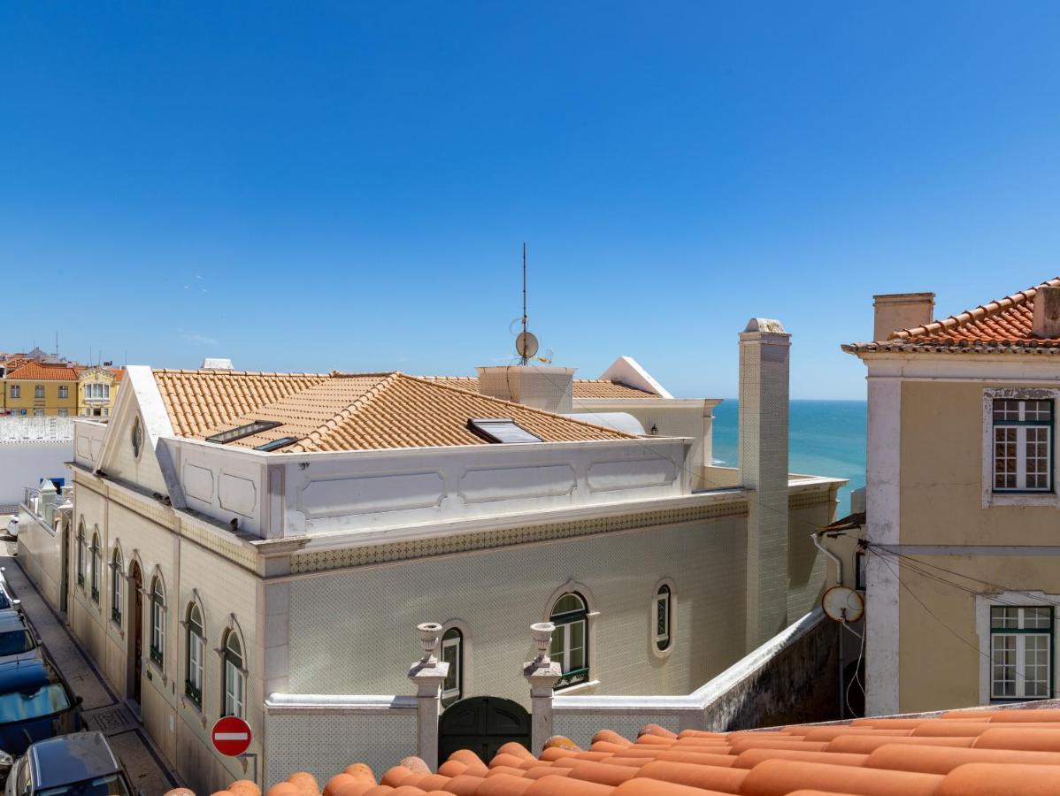 Gig Capsule Hostel Ericeira Exterior photo